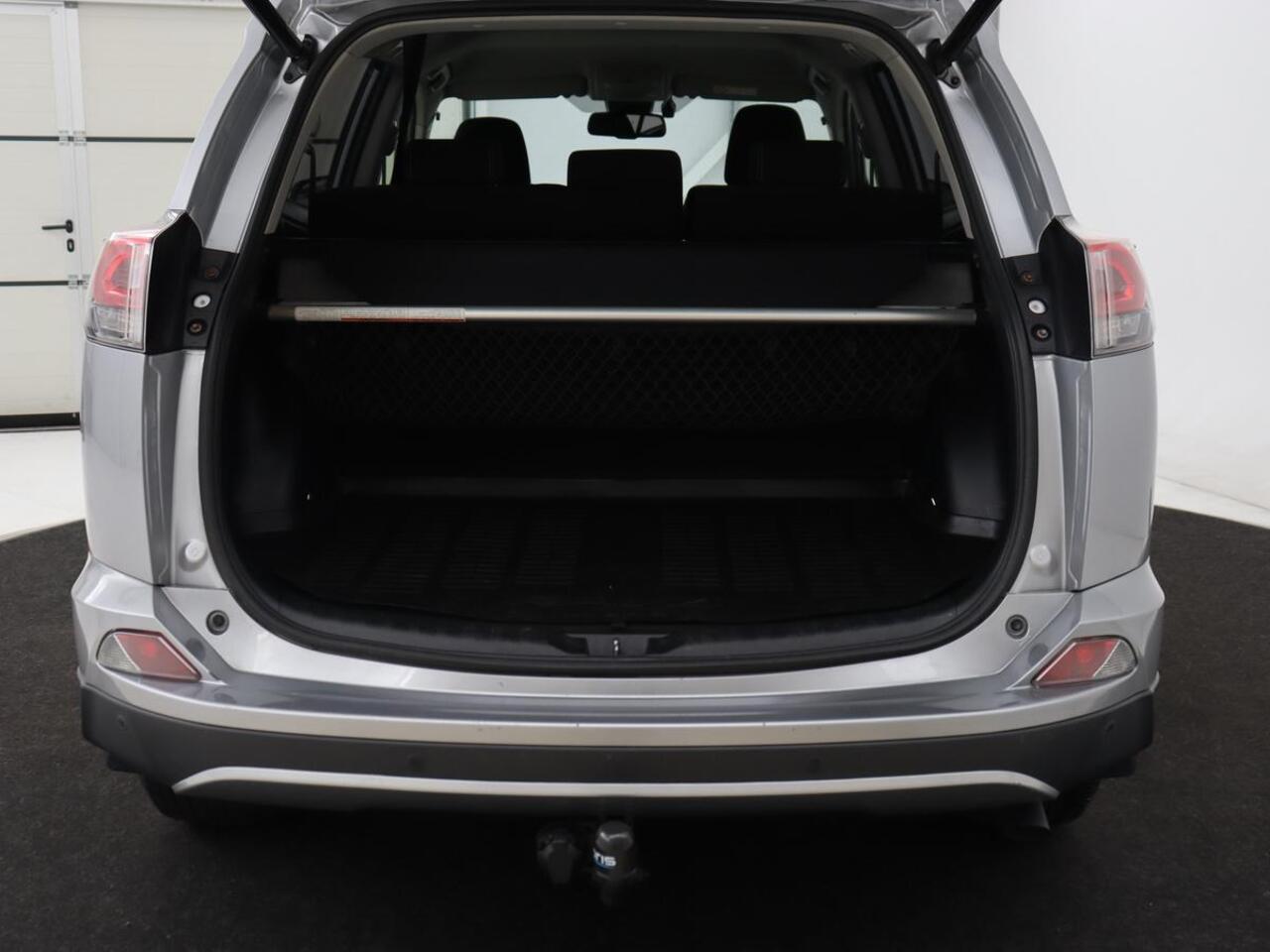 Toyota RAV4 2.5 Hybrid AWD Dynamic | Stoel & stuurverwarming | Adaptive cruise | Trekhaak | Full LED | Camera | Navigatie | Climate control | Bluetooth