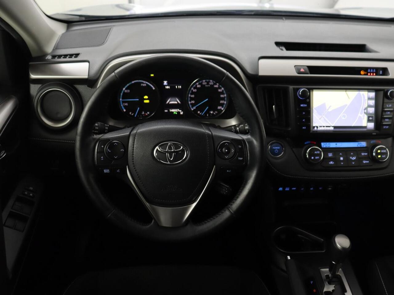 Toyota RAV4 2.5 Hybrid AWD Dynamic | Stoel & stuurverwarming | Adaptive cruise | Trekhaak | Full LED | Camera | Navigatie | Climate control | Bluetooth