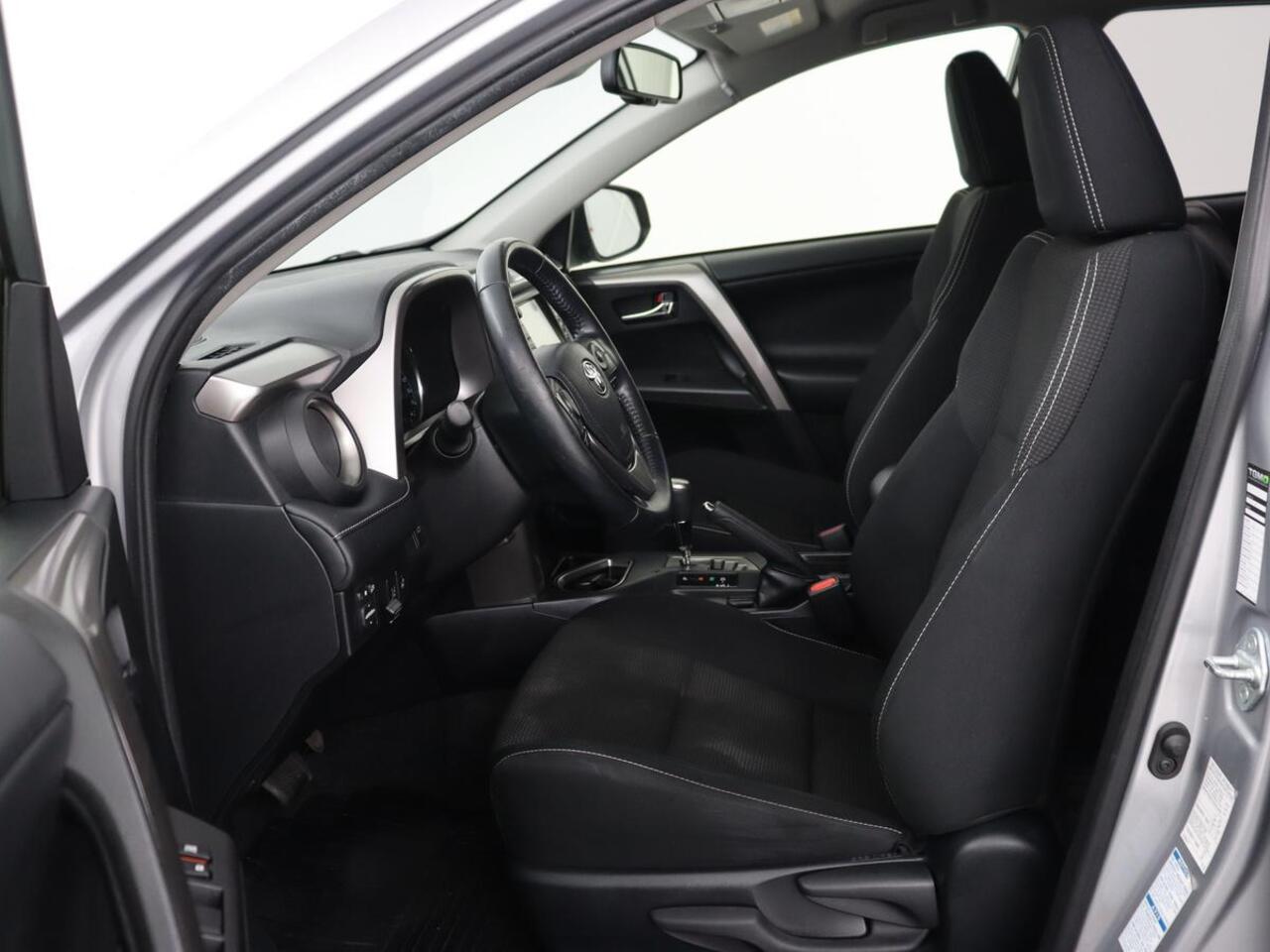 Toyota RAV4 2.5 Hybrid AWD Dynamic | Stoel & stuurverwarming | Adaptive cruise | Trekhaak | Full LED | Camera | Navigatie | Climate control | Bluetooth