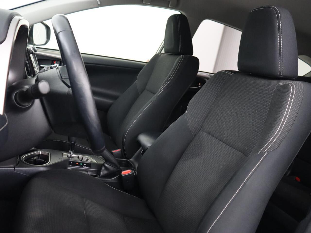 Toyota RAV4 2.5 Hybrid AWD Dynamic | Stoel & stuurverwarming | Adaptive cruise | Trekhaak | Full LED | Camera | Navigatie | Climate control | Bluetooth