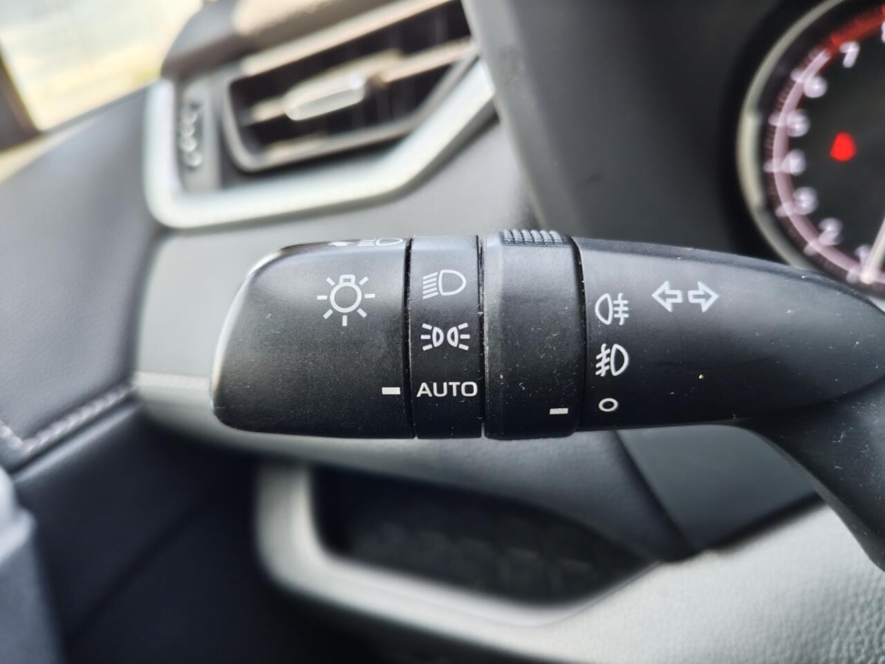 Toyota RAV4 2.0 VVT-iE Dynamic | 1500kg. Trekgew. | Trekhaak | Navi | Sensor