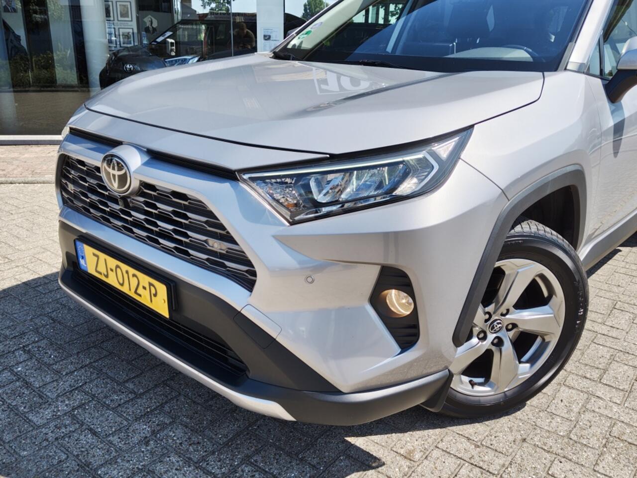 Toyota RAV4 2.0 VVT-iE Dynamic | 1500kg. Trekgew. | Trekhaak | Navi | Sensor