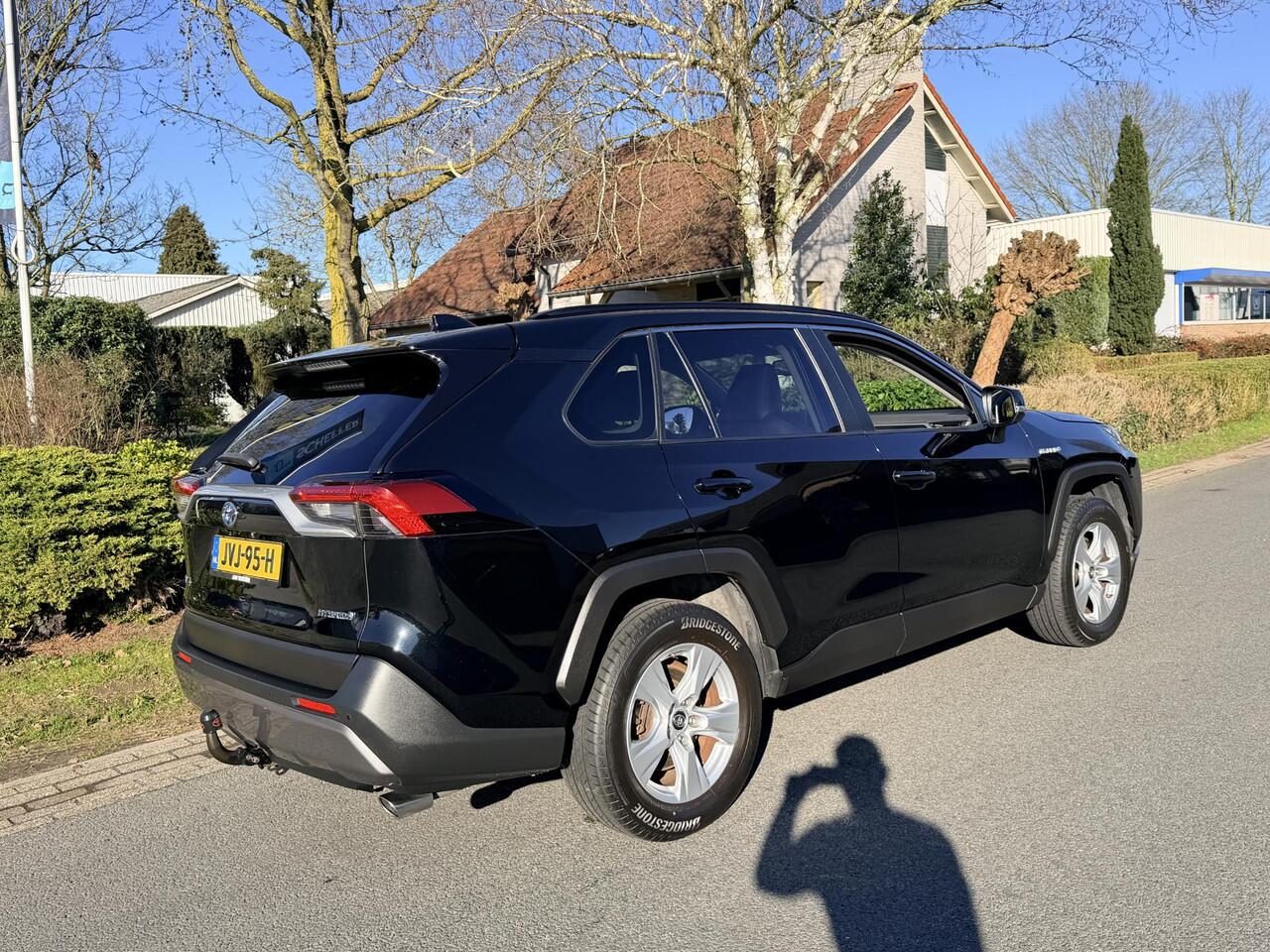 Toyota RAV4 2.5 Hybrid 222PK AWD LederoACCoNavi