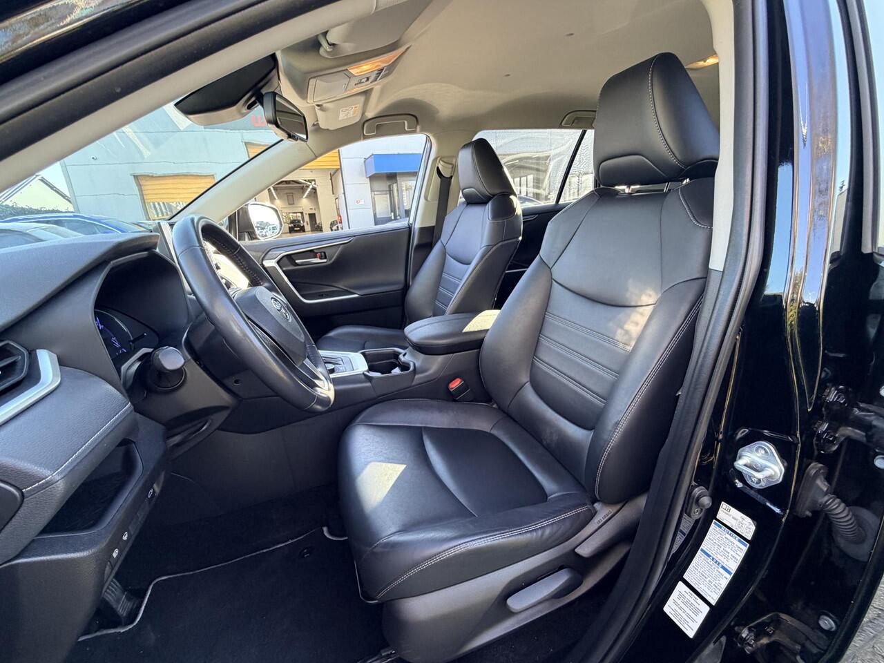 Toyota RAV4 2.5 Hybrid 222PK AWD LederoACCoNavi