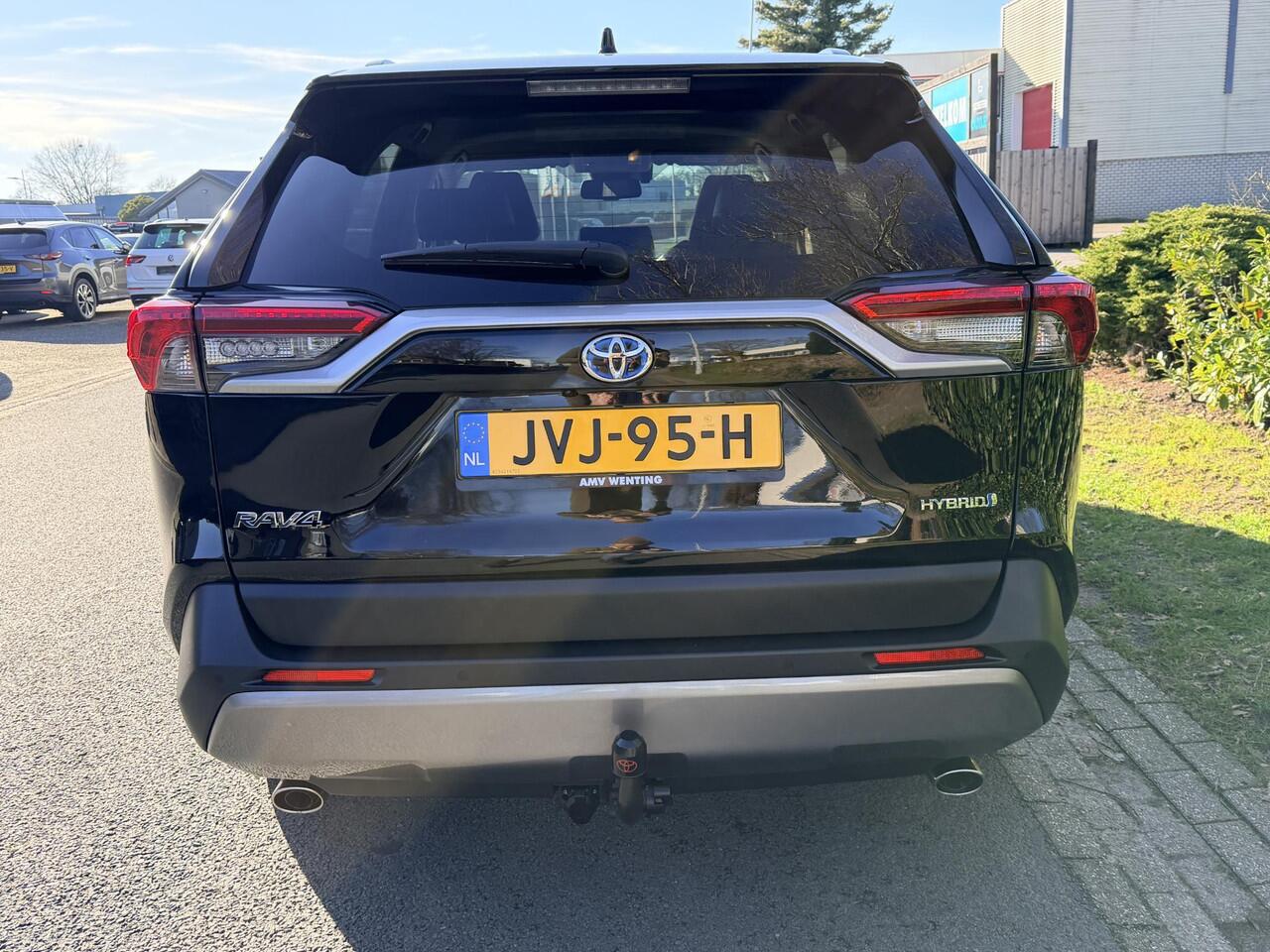 Toyota RAV4 2.5 Hybrid 222PK AWD LederoACCoNavi