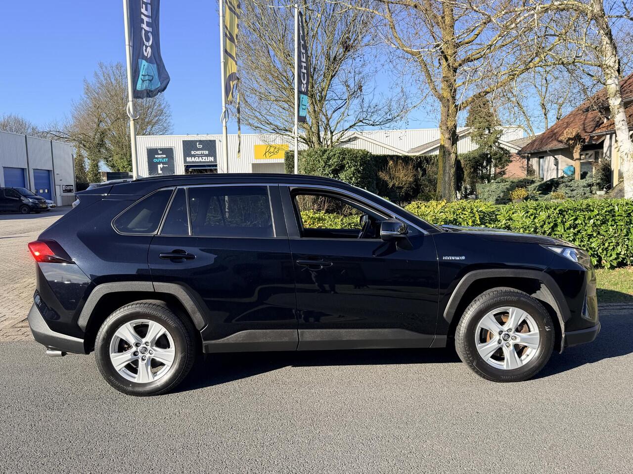 Toyota RAV4 2.5 Hybrid 222PK AWD LederoACCoNavi