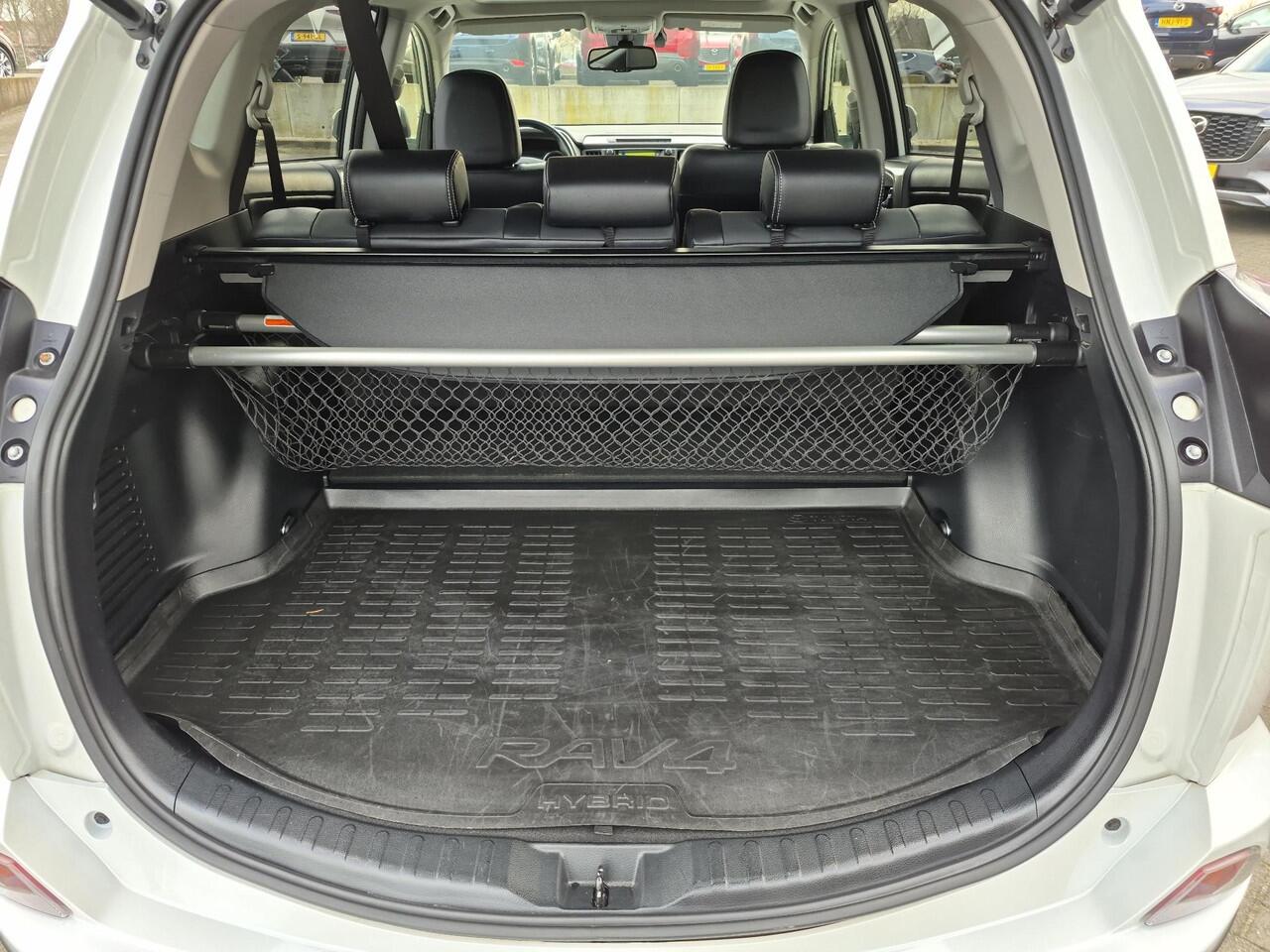 Toyota RAV4 2.5 Hybrid AWD Executive | Navigatie | 360 graden camera | Leder | Schuif-kanteldak