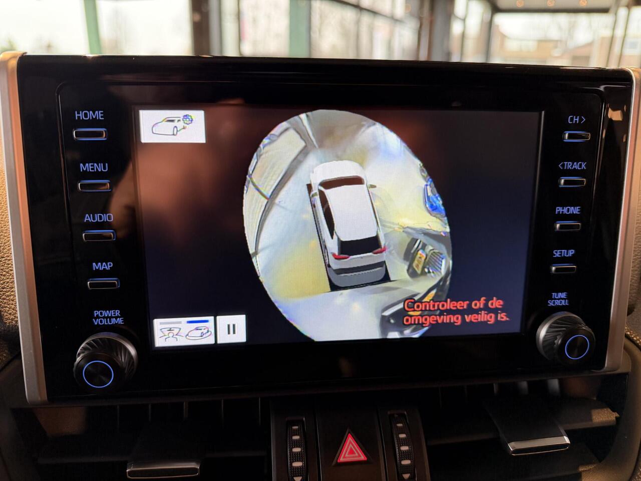 Toyota RAV4 2.5 Hybrid AWD Bi-Tone | FACE LIFT MODEL | JBL GELUID INSTALATIE | LED KOPLAMPEN | NAVIGATIE | KEYLESS ENTRY/GO | LEDER | 360 CAMERA | PARKEREN SENSOREN | PANORAMA DAK | STOELVERWARMING/ KOELING | ELEKTRISCHE STOELEN |