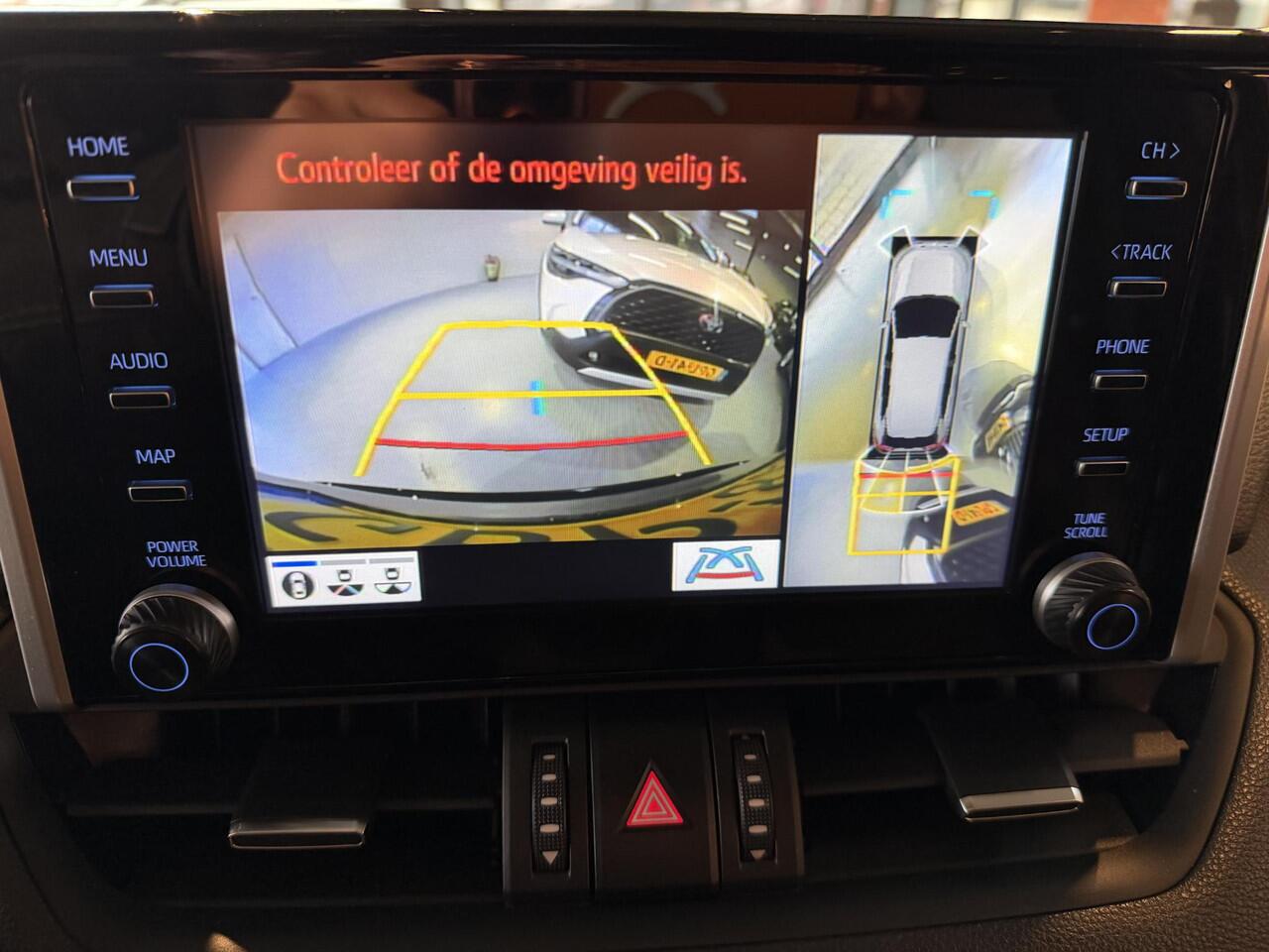 Toyota RAV4 2.5 Hybrid AWD Bi-Tone | FACE LIFT MODEL | JBL GELUID INSTALATIE | LED KOPLAMPEN | NAVIGATIE | KEYLESS ENTRY/GO | LEDER | 360 CAMERA | PARKEREN SENSOREN | PANORAMA DAK | STOELVERWARMING/ KOELING | ELEKTRISCHE STOELEN |