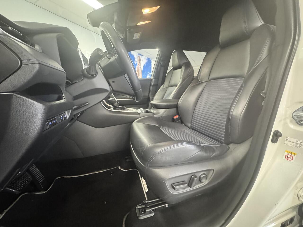 Toyota RAV4 2.5 Hybrid Bi-Tone | CARPLAY | CAMERA | ALARM |