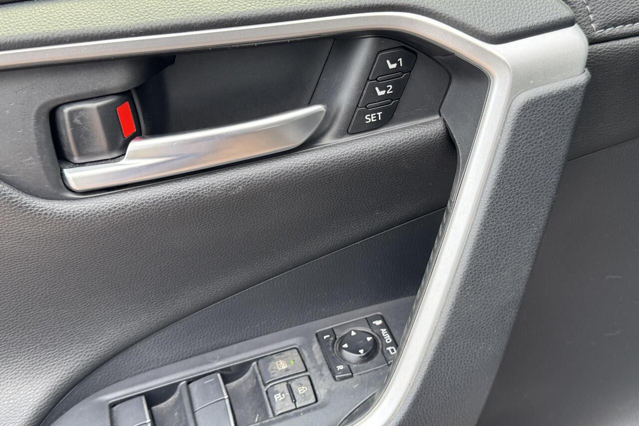 Toyota RAV4 2.5 Hybrid AWD Executive Lederen bekleding, Dodehoekdetectie, Seat memory, JBL, Stoelverwarming, Achteruitrijcamera,