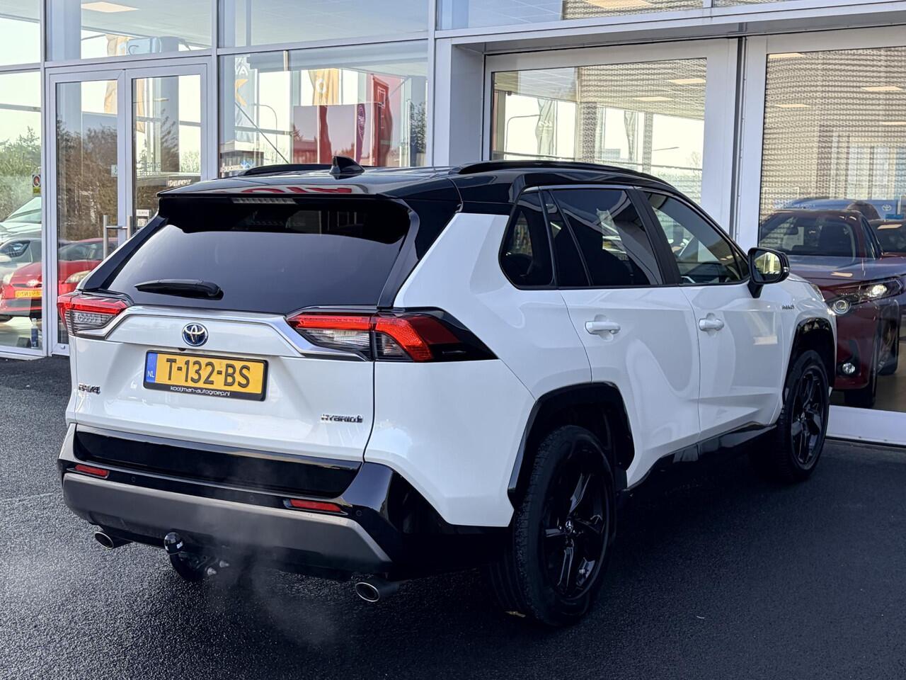 Toyota RAV4 2.5 Hybrid AWD Style Dodehoekdetectie | Trekhaak | Parkeersensoren | Stoelverwarming voor | Navigatie