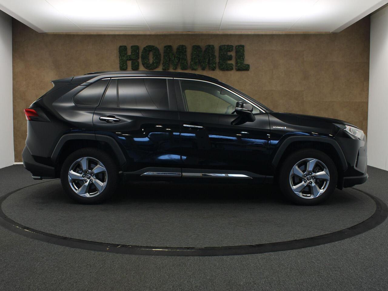 Toyota RAV4 2.5 Hybrid First Edition - PANORAMADAK - LEDEREN BEKLEDING - PARKEERSENSOREN VOOR EN ACHTER - 360 GRADEN CAMERA - STOEL VENTILATIE EN VERWARMING - STUURVERWARMING - ELEKTRISCHE ACHTERKLEP - JBL GELUIDSINSTALLATIE