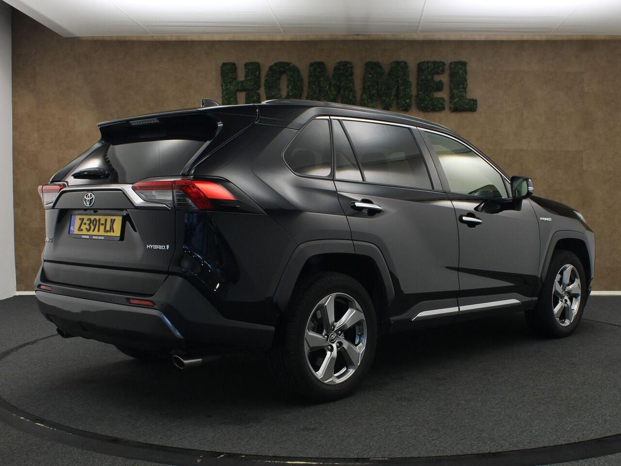 Toyota RAV4 2.5 Hybrid First Edition - PANORAMADAK - LEDEREN BEKLEDING - PARKEERSENSOREN VOOR EN ACHTER - 360 GRADEN CAMERA - STOEL VENTILATIE EN VERWARMING - STUURVERWARMING - ELEKTRISCHE ACHTERKLEP - JBL GELUIDSINSTALLATIE