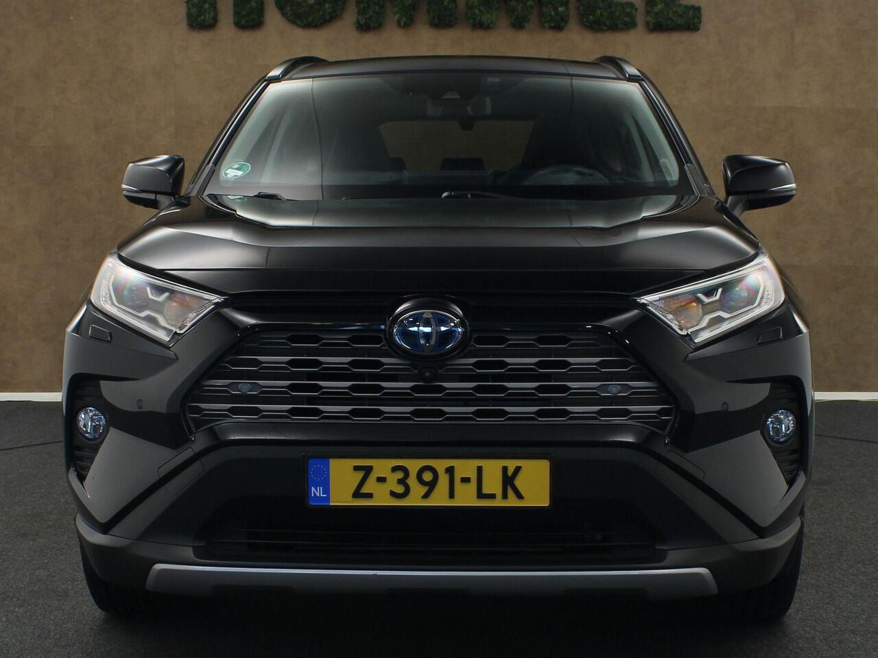 Toyota RAV4 2.5 Hybrid First Edition - PANORAMADAK - LEDEREN BEKLEDING - PARKEERSENSOREN VOOR EN ACHTER - 360 GRADEN CAMERA - STOEL VENTILATIE EN VERWARMING - STUURVERWARMING - ELEKTRISCHE ACHTERKLEP - JBL GELUIDSINSTALLATIE