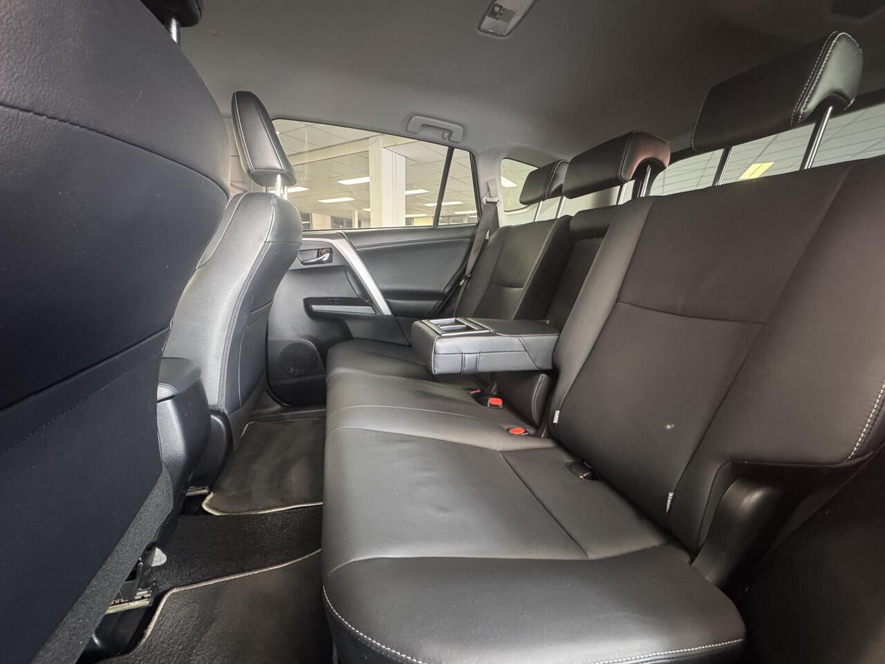 Toyota RAV4 2.5 Hybrid Energy Plus | 360º Camera | Leer | Dode hoek detectie | Stoelverwarming