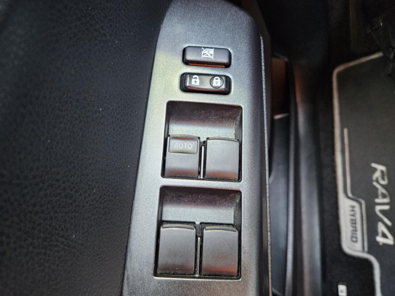 Toyota RAV4 2.5 Hybrid AWD Executive Leder Camera Winterpack Navigatie