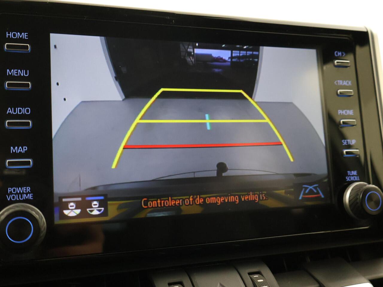 Toyota RAV4 2.5 HYBRID AWD BI-TONE + TREKHAAK | CARPLAY | CAMERA | STUUR/STOELVERWARMING