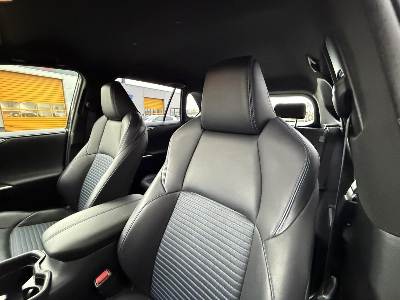 Toyota RAV4 2.5 Hybrid AWD 222PK Bi-Tone LederoCarplay