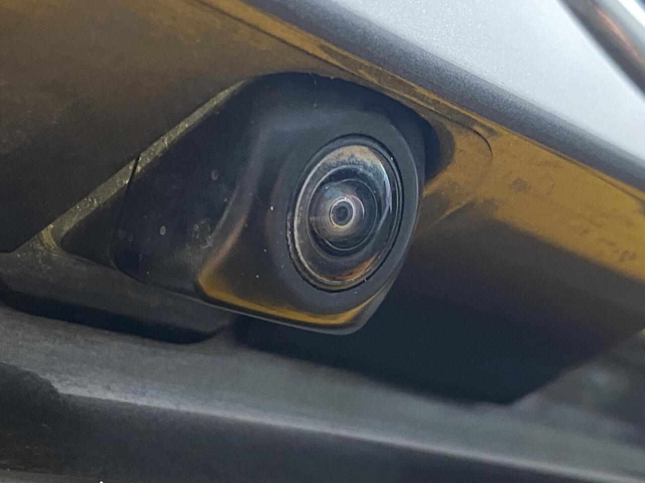 Toyota RAV4 2.5 Hybrid Bi-Tone Stoelverwarming, JBL premium audio, parkeersensoren v&a, achteruitrij camera, ACC, keyless, navigatie, Apple CarPlay/Android Auto