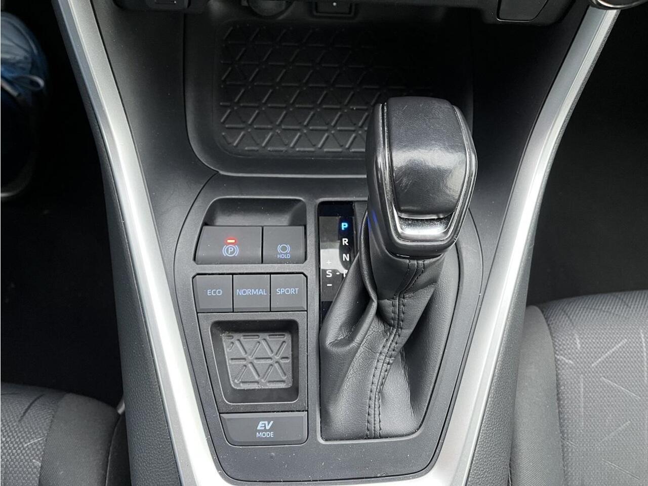 Toyota RAV4 2.5 Hybrid Active | NL-auto | Navigatie | Parkeersensoren | Camera