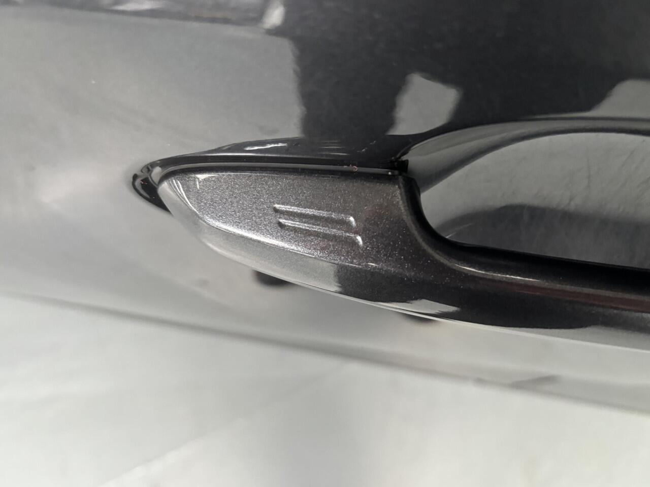 Toyota RAV4 2.5 Hybrid Business Plus + Trekhaak, netee auto met slechts 88000 km!