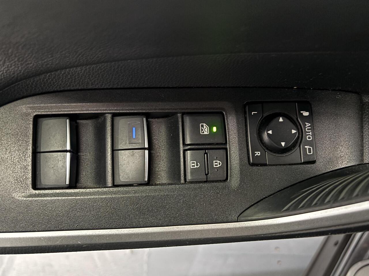 Toyota RAV4 2.5 Hybrid Business Plus + Trekhaak, netee auto met slechts 88000 km!