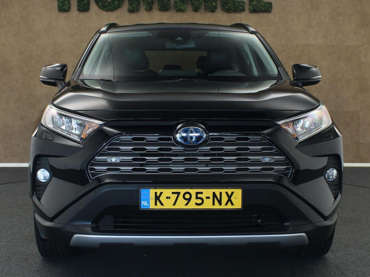 Toyota RAV4 2.5 Hybrid Active Plus - TREKHAAK 800KG GEREMD TREKGEWICHT - ELEKTRISCHE ACHTERKLEP - PARKEERSENSOREN VOOR EN ACHTER - KEYLESS ENRTY & START - STOELVERWARMING - NAVIGATIE - APPLE CARPLAY/ANDROID AUTO