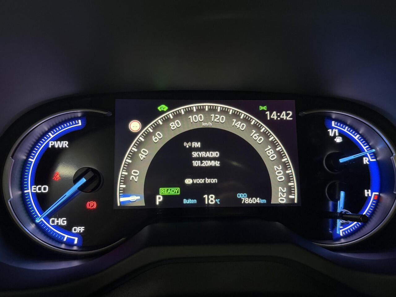 Toyota RAV4 2.5 Hybrid Bi-Tone | 2e Start onderbreker | Trekhaak vaste kogel | Dealer onderhouden |