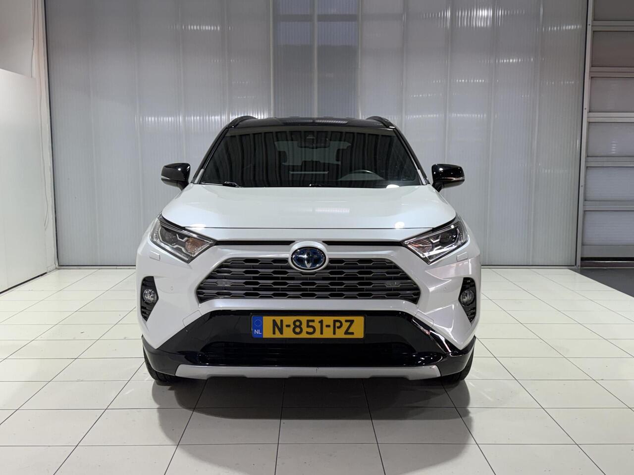 Toyota RAV4 2.5 Hybrid Bi-Tone | 2e Start onderbreker | Trekhaak vaste kogel | Dealer onderhouden |
