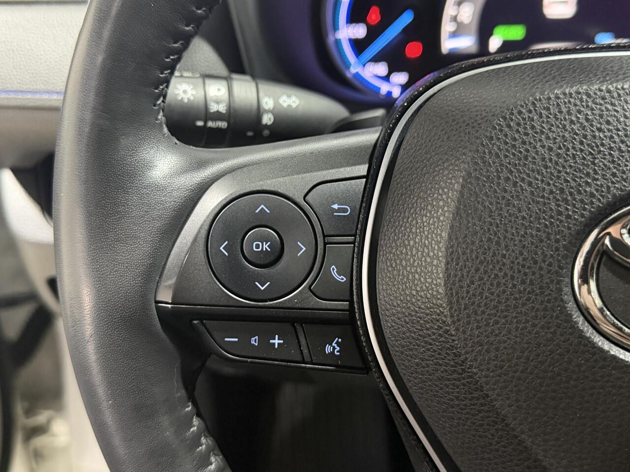 Toyota RAV4 2.5 Hybrid Bi-Tone | 2e Start onderbreker | Trekhaak vaste kogel | Dealer onderhouden |