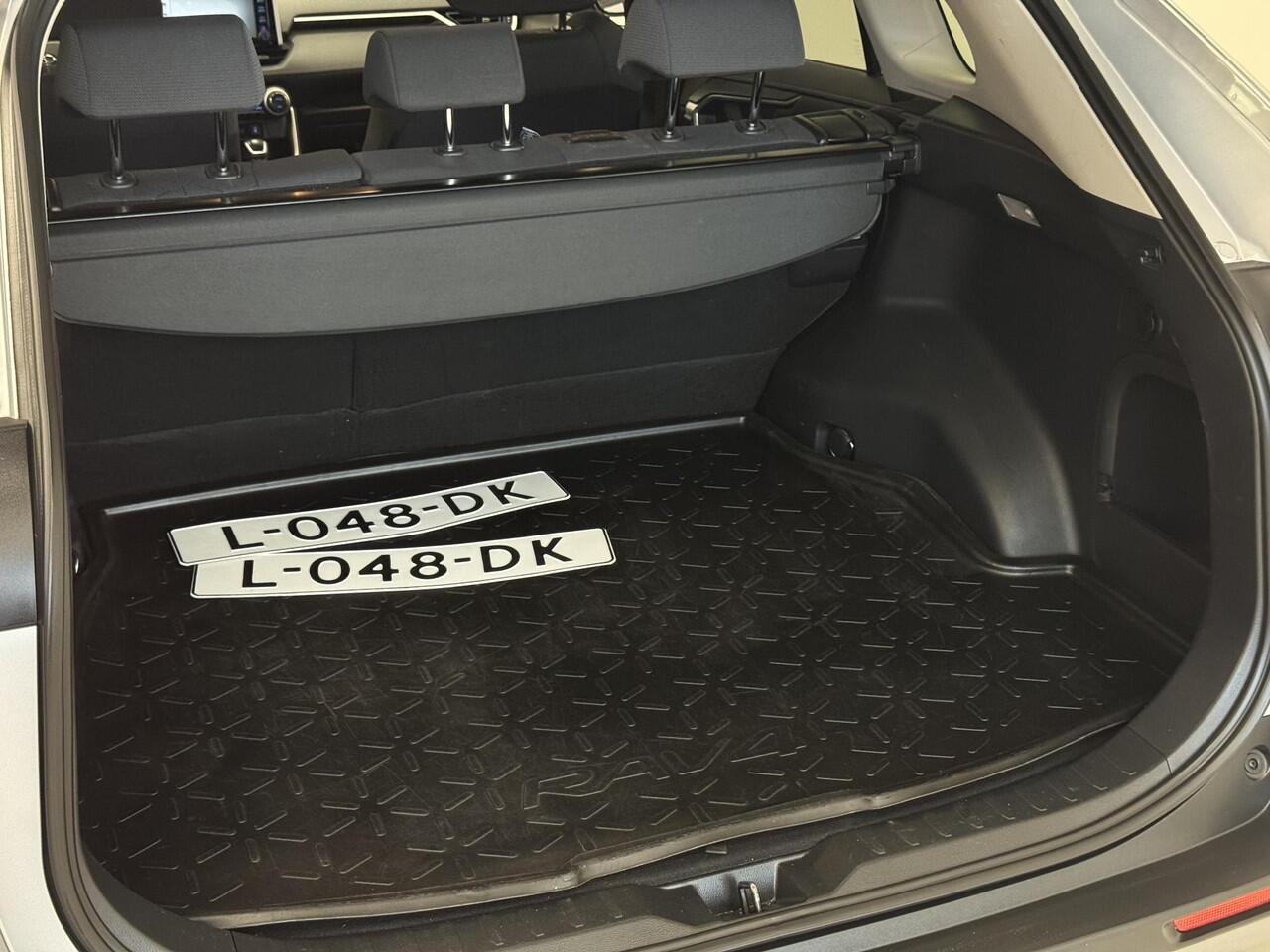 Toyota RAV4 2.5 Hybrid Dynamic | Dodehoekdetectie | Dealeronderhouden | Elektr achterklep. | Stoel/stuur verw. |