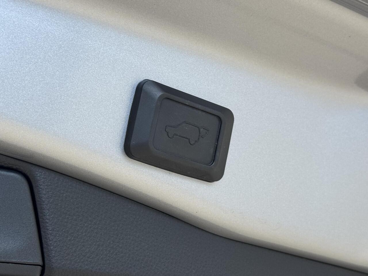 Toyota RAV4 2.5 Hybrid Dynamic | Dodehoekdetectie | Dealeronderhouden | Elektr achterklep. | Stoel/stuur verw. |