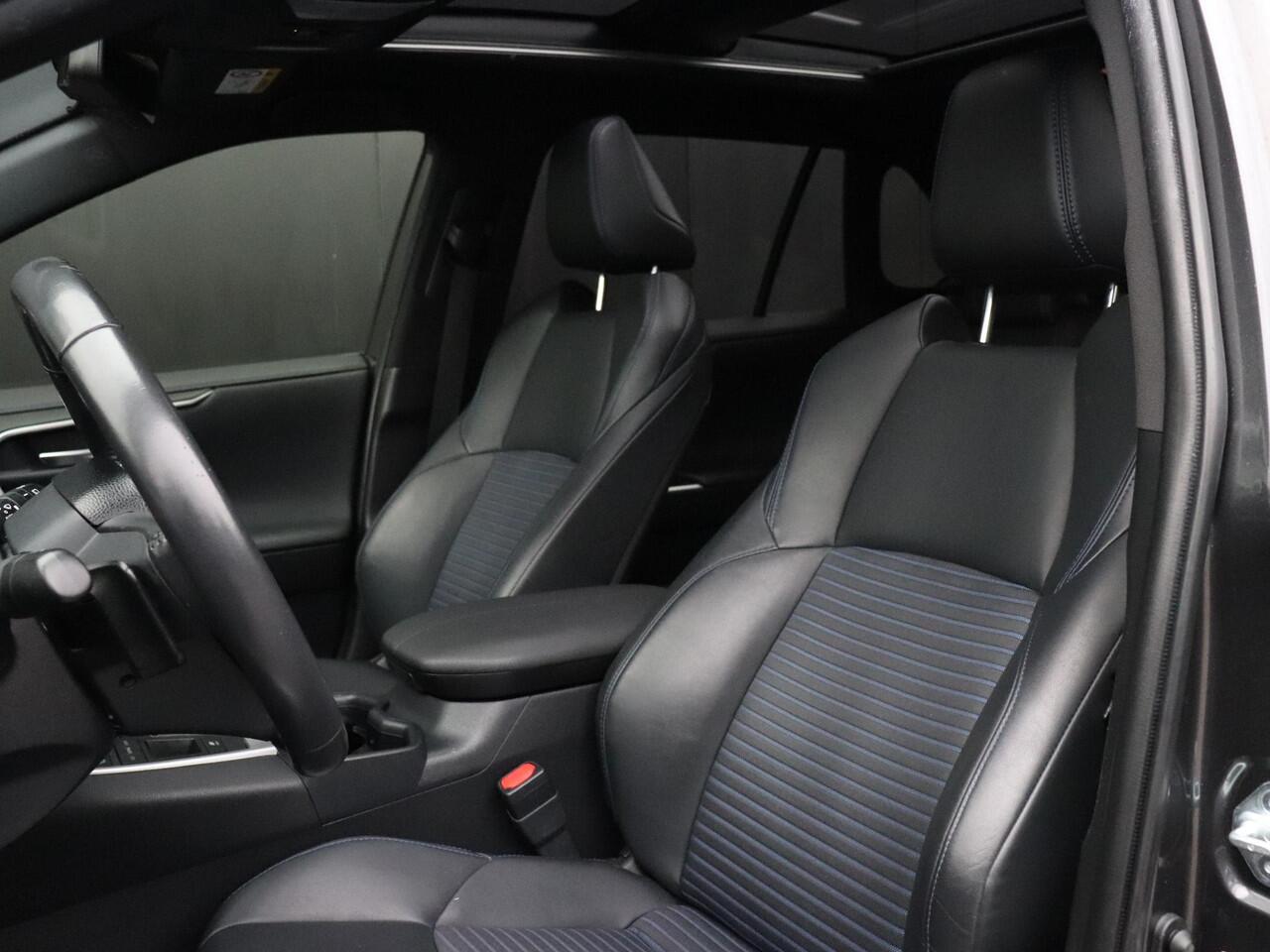 Toyota RAV4 2.5 Hybrid Bi-Tone | LEDER | PANO-DAK | TREKHAAK | CAMERA | JBL AUDIO | STOELVERW. | CRUISE | NAVI |