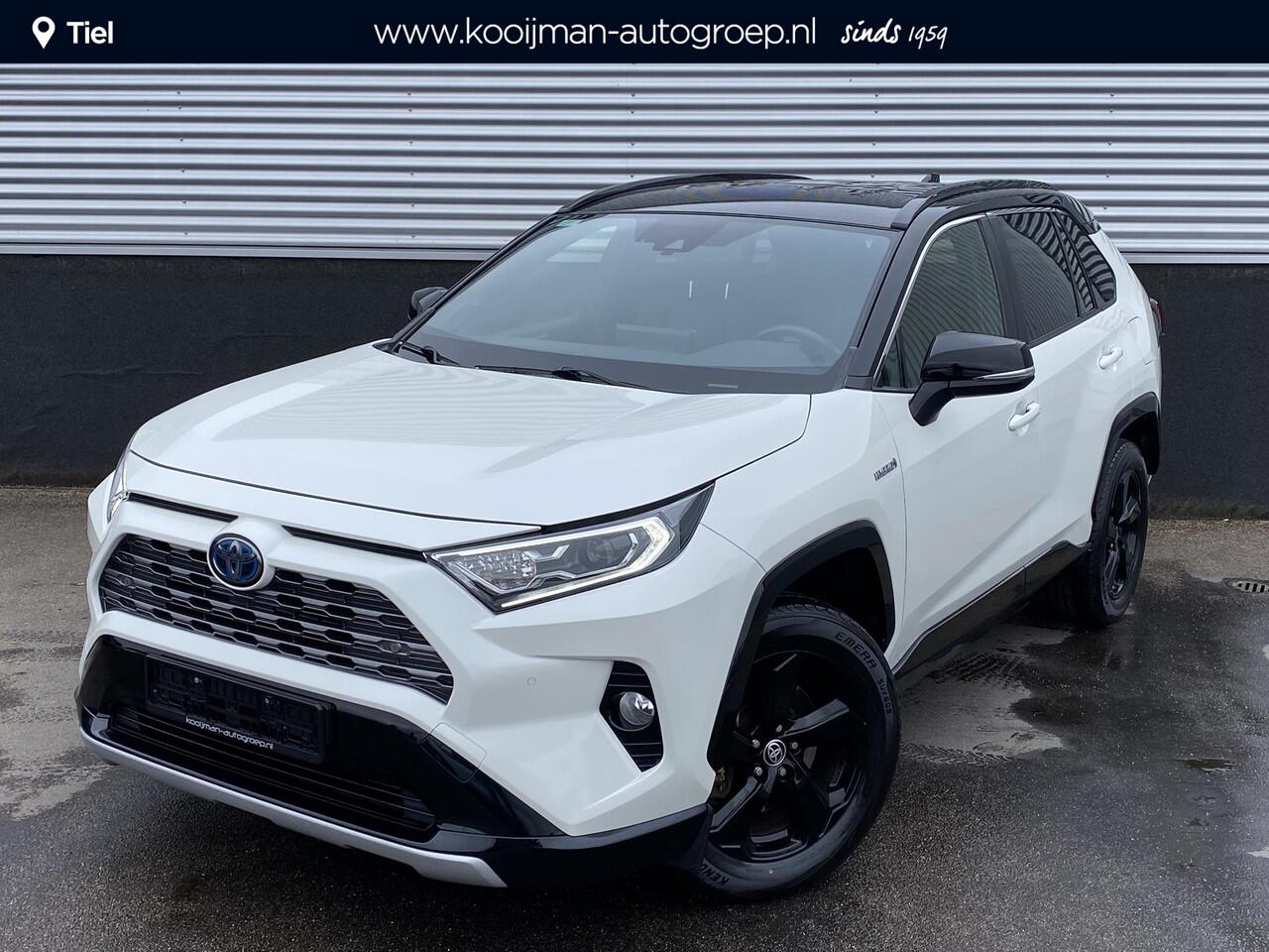 Toyota RAV4 2.5 Hybrid Bi-Tone 2WD Navigatie, Stoelverwarming, JBL, LED, LMV, Parkeersensoren voor + achter, Elektr. bedienbare achterklep