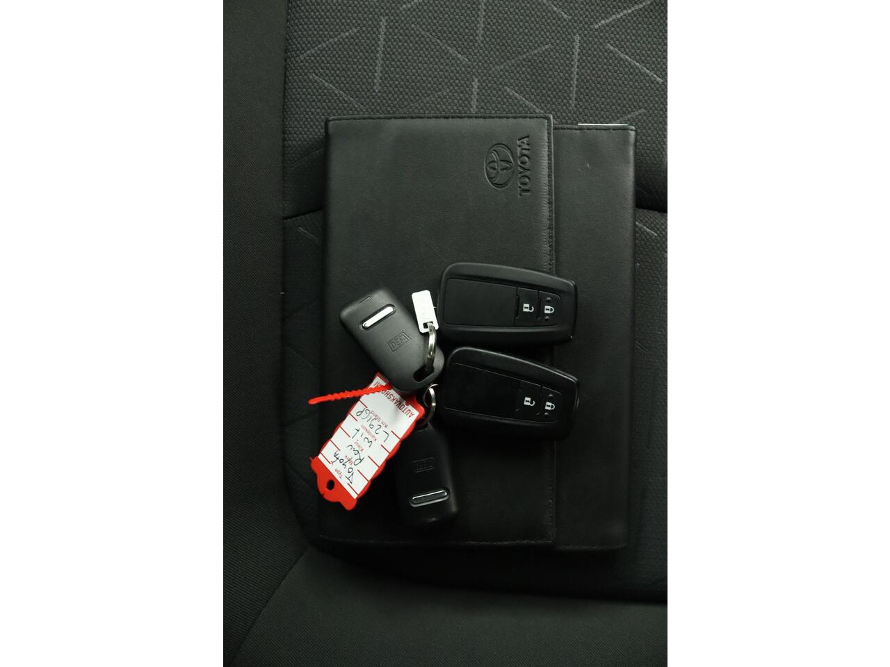 Toyota RAV4 2.5 Hybrid Active | Achteruitrijcamera | Apple CarPlay | LED verlichting | Lage kilometerstand |