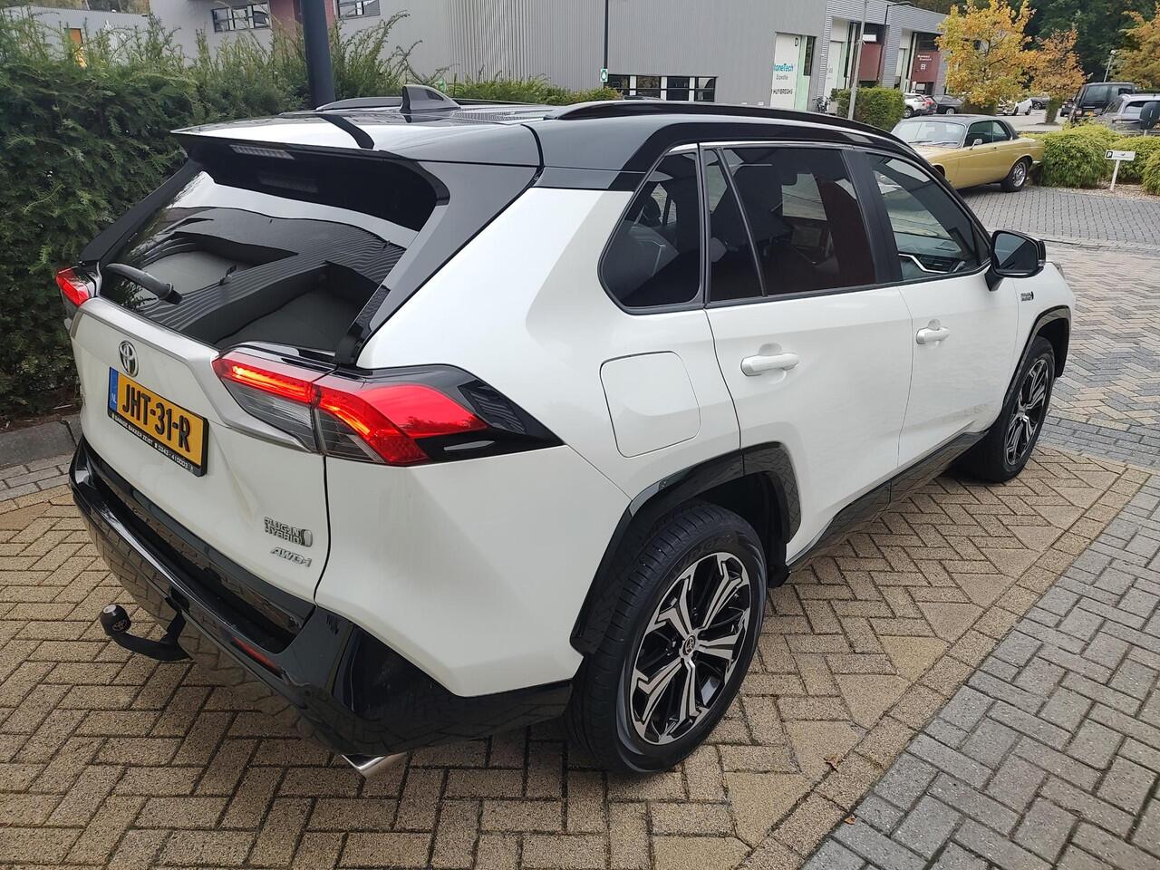 Toyota RAV4 2.5 Plug-in Hybrid AWD Business Plus 4X4 JBL Head-Up Navigatie Carplay 360-Camera Stoel-Stuurverw. Trekhaak 1650KG