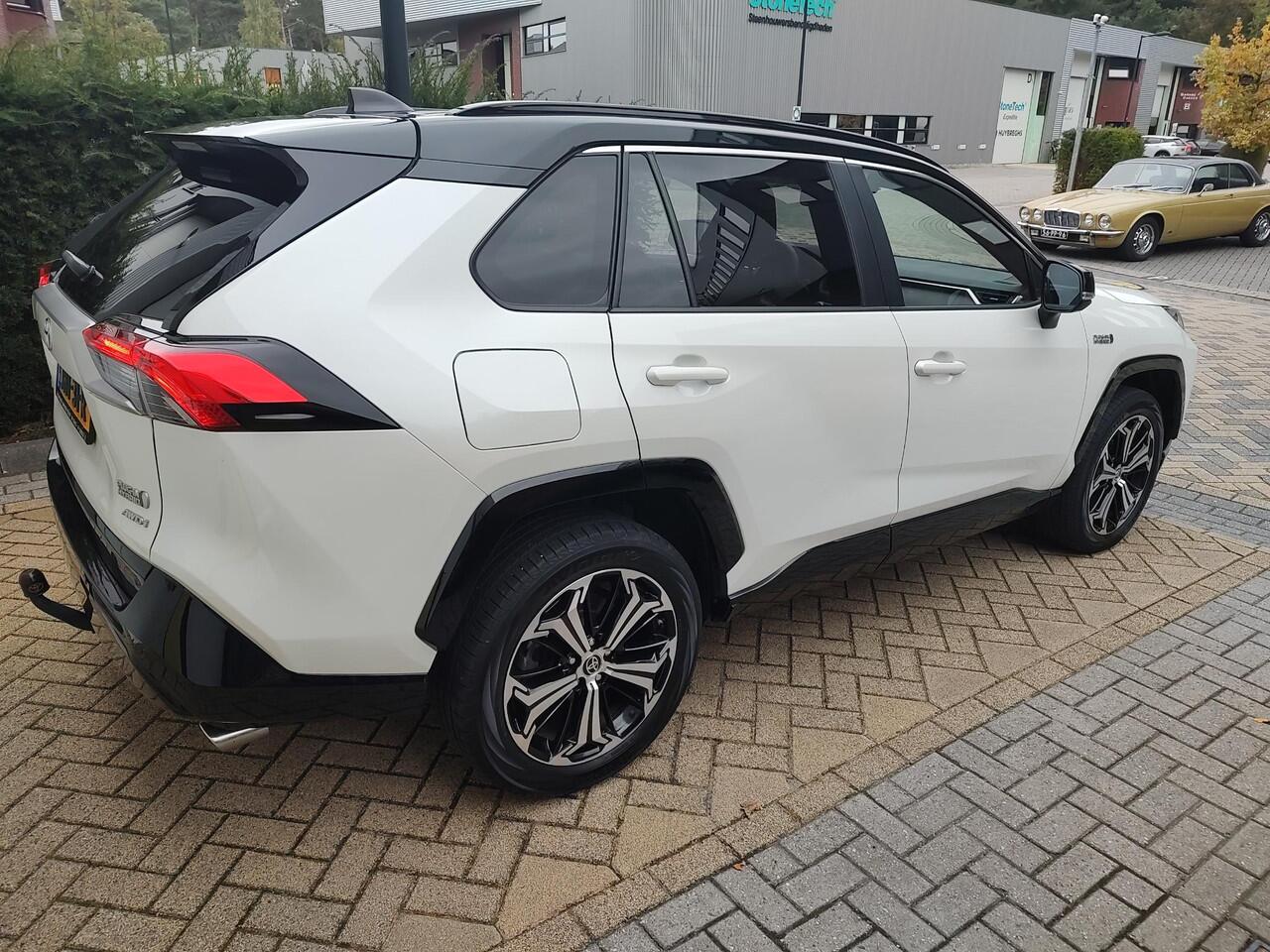 Toyota RAV4 2.5 Plug-in Hybrid AWD Business Plus 4X4 JBL Head-Up Navigatie Carplay 360-Camera Stoel-Stuurverw. Trekhaak 1650KG