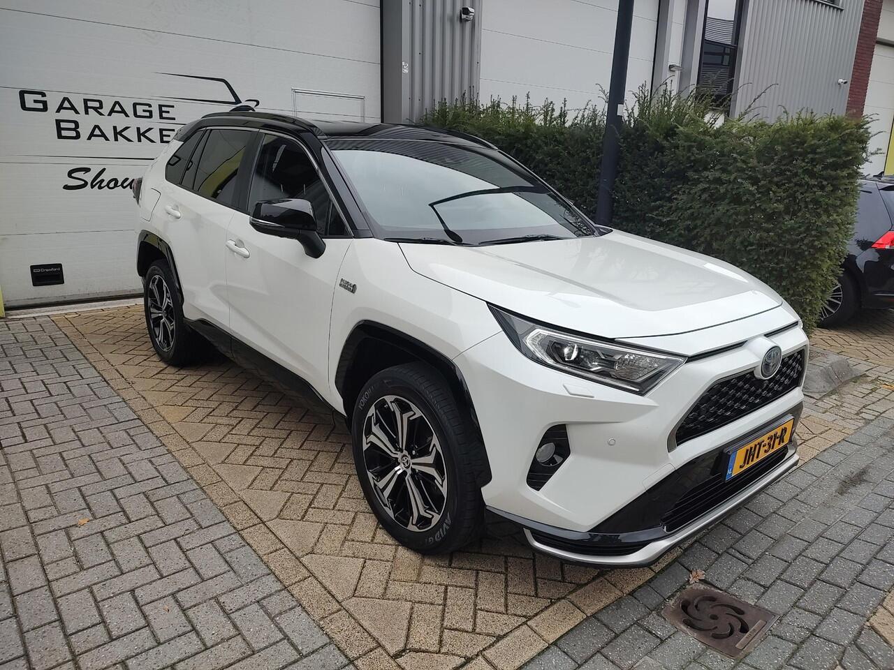 Toyota RAV4 2.5 Plug-in Hybrid AWD Business Plus 4X4 JBL Head-Up Navigatie Carplay 360-Camera Stoel-Stuurverw. Trekhaak 1650KG