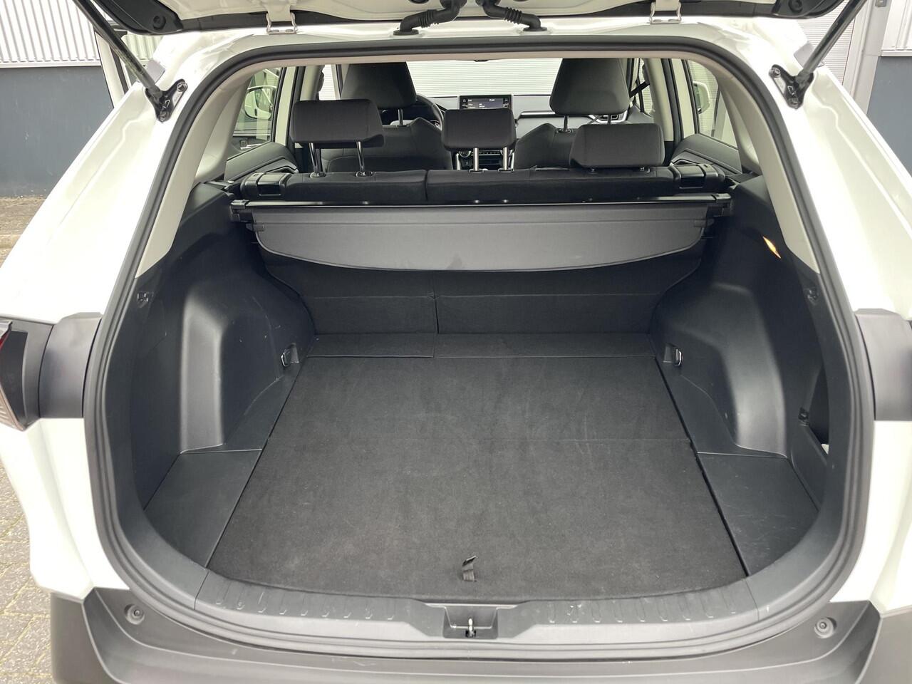 Toyota RAV4 2.0 VVT-iE Business | Benzine hangeschakeld | 2000 KG Trekgewicht | All Season Banden |