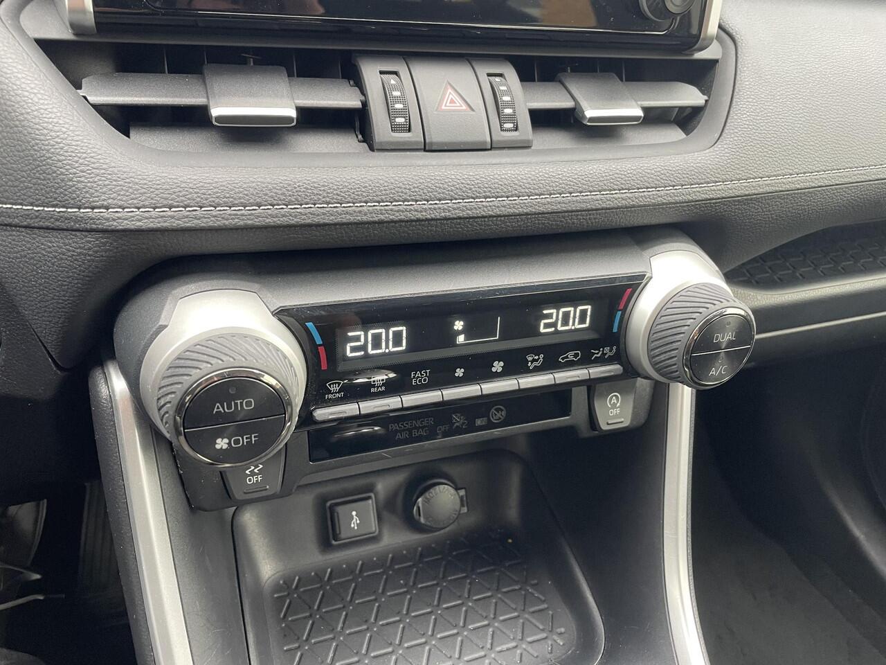 Toyota RAV4 2.0 VVT-iE Business | Benzine hangeschakeld | 2000 KG Trekgewicht | All Season Banden |