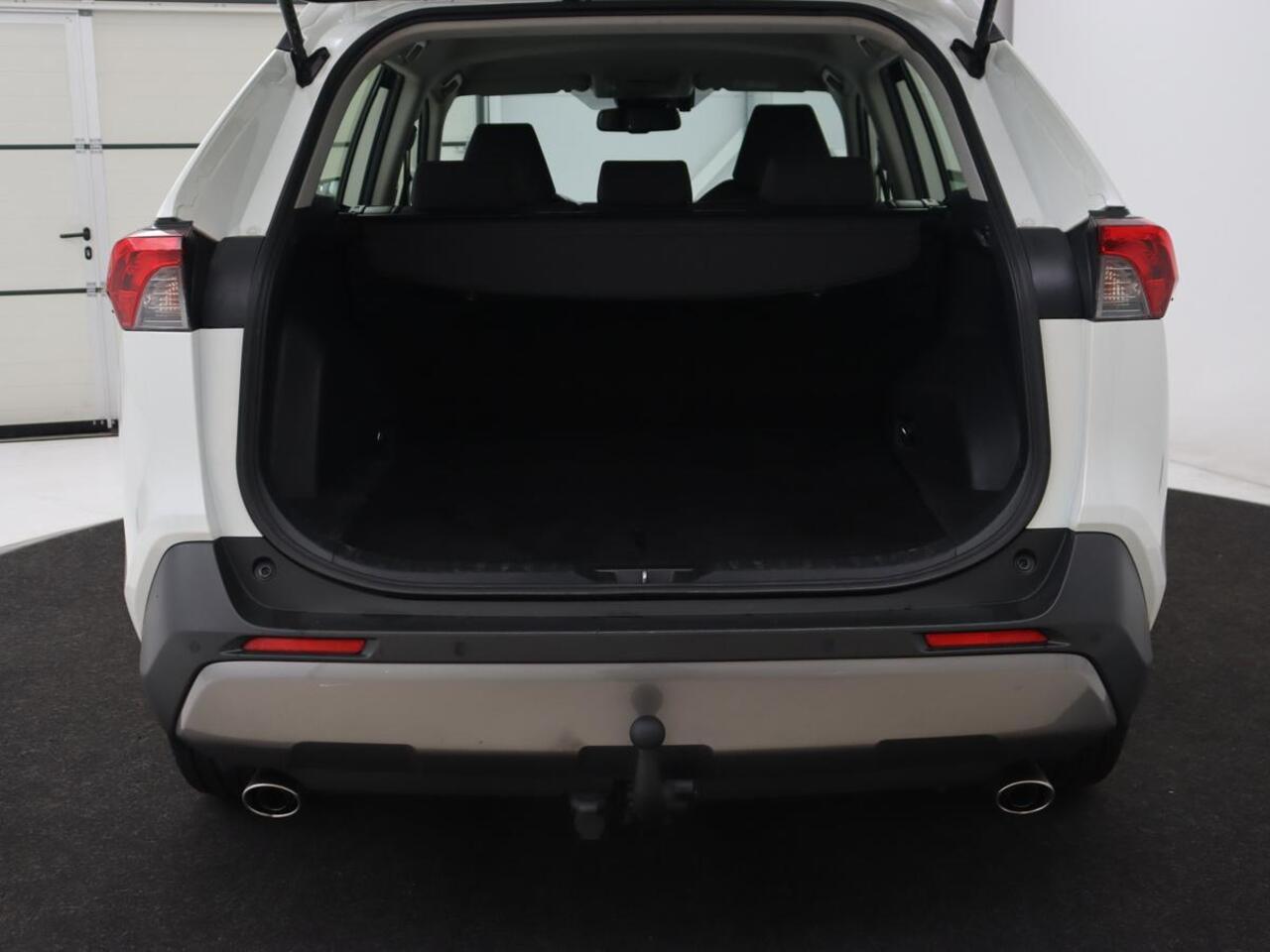 Toyota RAV4 2.5 Hybrid Business | Trekhaak | Adaptive cruise | Camera | Carplay | Digital Cockpit | Climate control | Parkeerhulp | Full LED