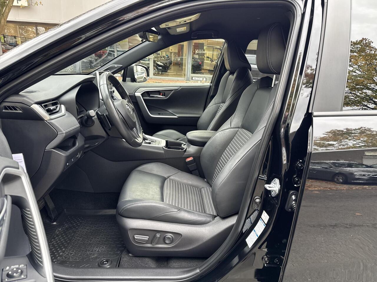 Toyota RAV4 2.5 Hybrid AWD Black Edition | 06-10141018 Voor meer informatie