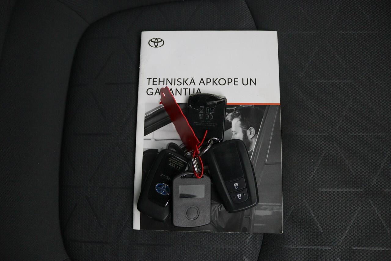 Toyota RAV4 2.5 Hybrid Active | Stuur en voorruitverwarming | Parkeercamera | Apple carplay Android auto |