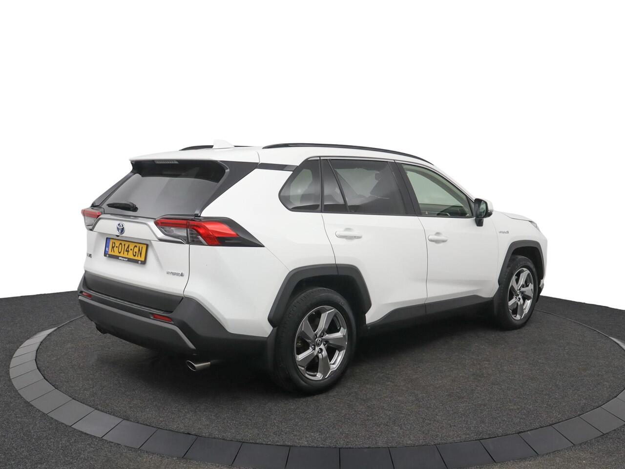 Toyota RAV4 2.5 Hybrid Active | Stuur en voorruitverwarming | Parkeercamera | Apple carplay Android auto |