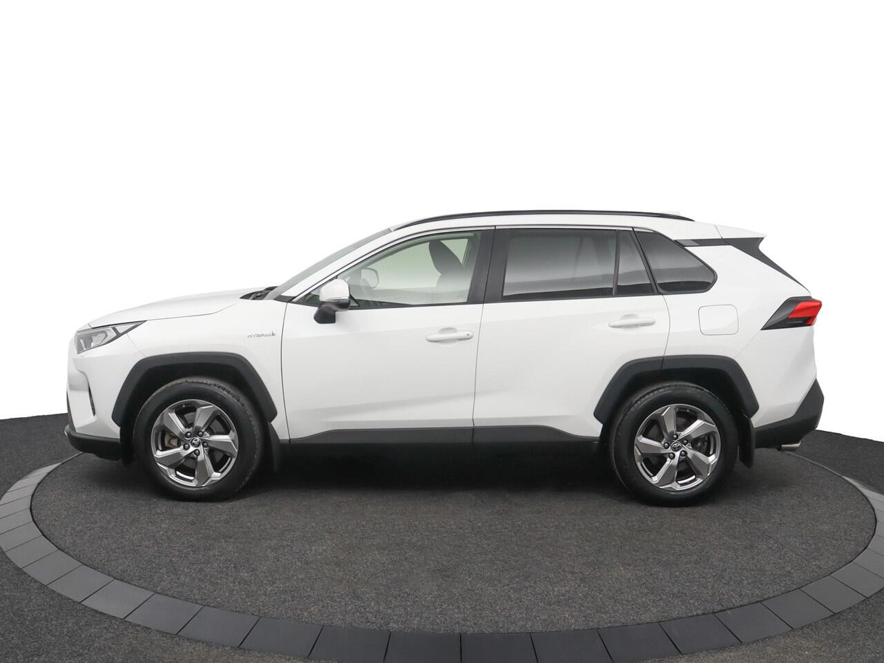 Toyota RAV4 2.5 Hybrid Active | Stuur en voorruitverwarming | Parkeercamera | Apple carplay Android auto |