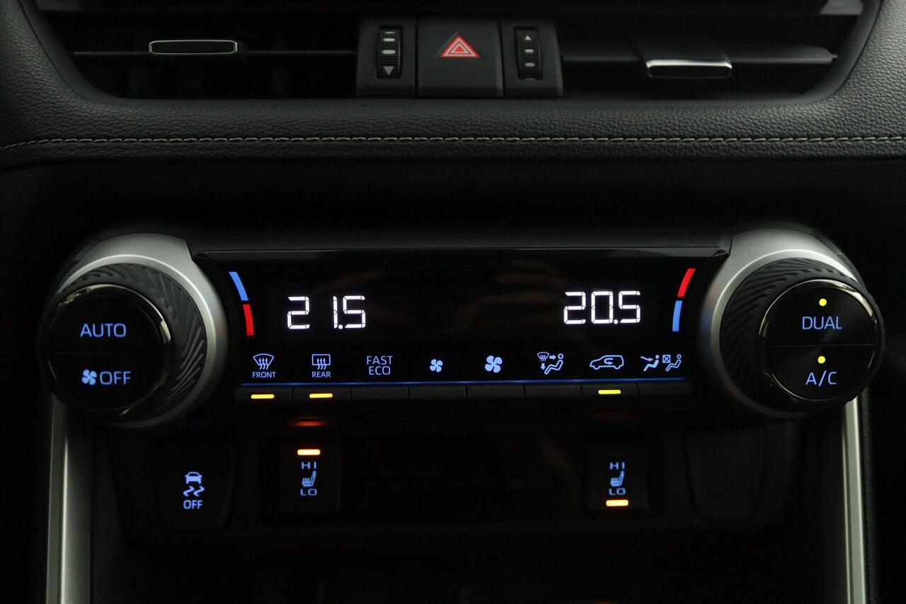 Toyota RAV4 2.5 Hybrid Active | Stuur en voorruitverwarming | Parkeercamera | Apple carplay Android auto |