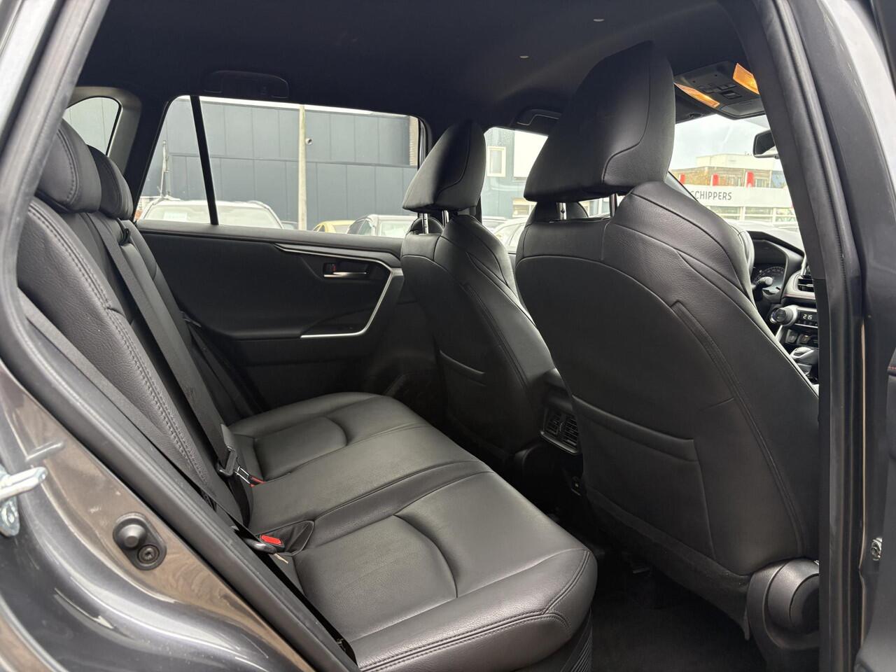 Toyota RAV4 2.5 Plug-in Hybrid AWD Dynamic | Afneembare trekhaak | 1500 kilo trekgewicht |