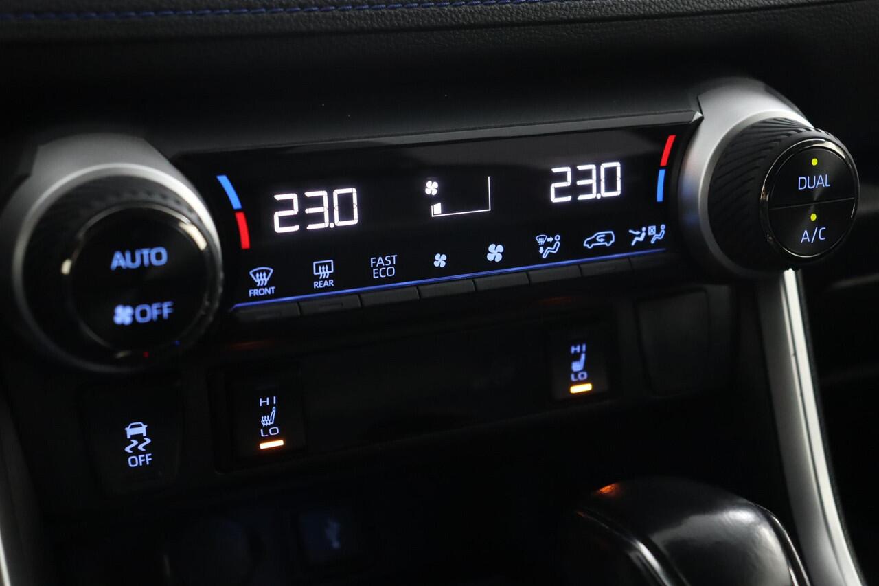 Toyota RAV4 2.5 Hybrid Bi-Tone | Navigatie | 360 camera | Trekhaak |