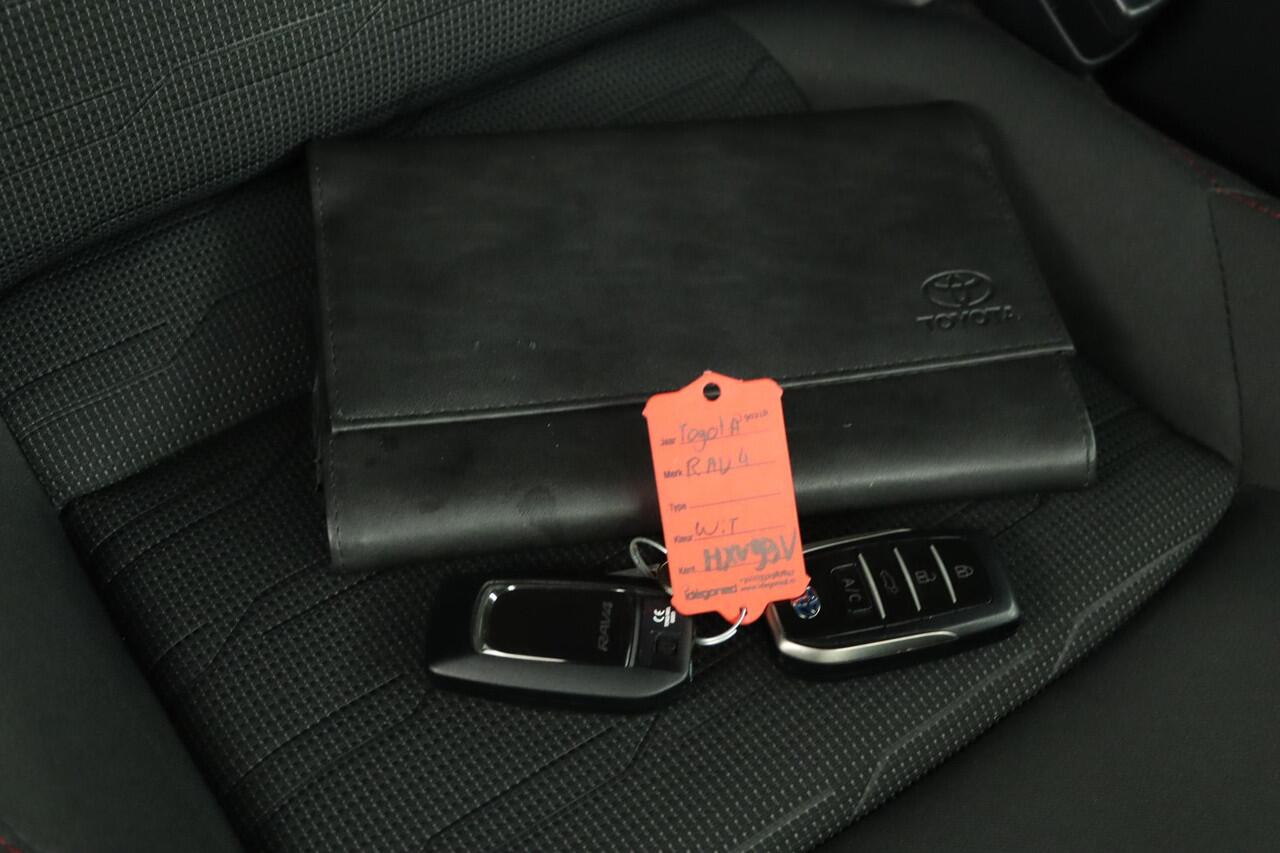 Toyota RAV4 2.5 Plug-in Hybrid AWD Business | Adaptive Cruise Control | Achteruitrijcamera | Parkeersensoren | Apple Carplay | Android Auto | Stoelverwarming |